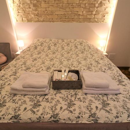 Cozy Old Town Apartment - Free Minibar Bucharest Exterior photo