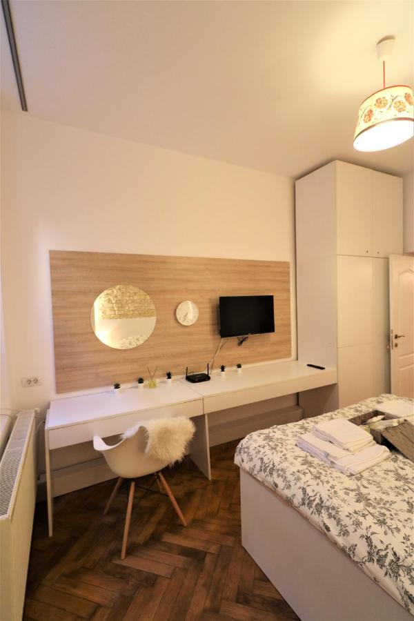 Cozy Old Town Apartment - Free Minibar Bucharest Exterior photo