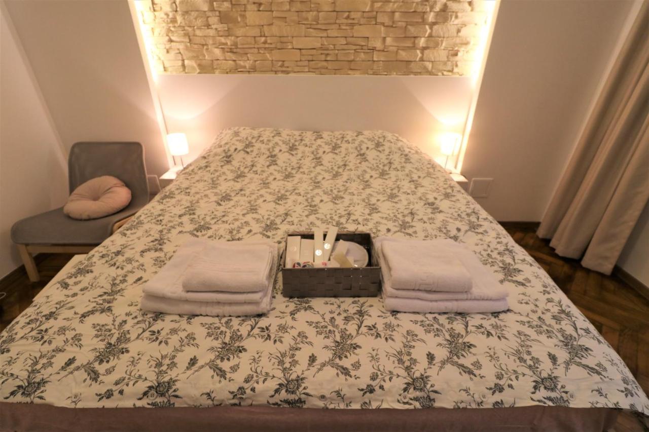 Cozy Old Town Apartment - Free Minibar Bucharest Exterior photo